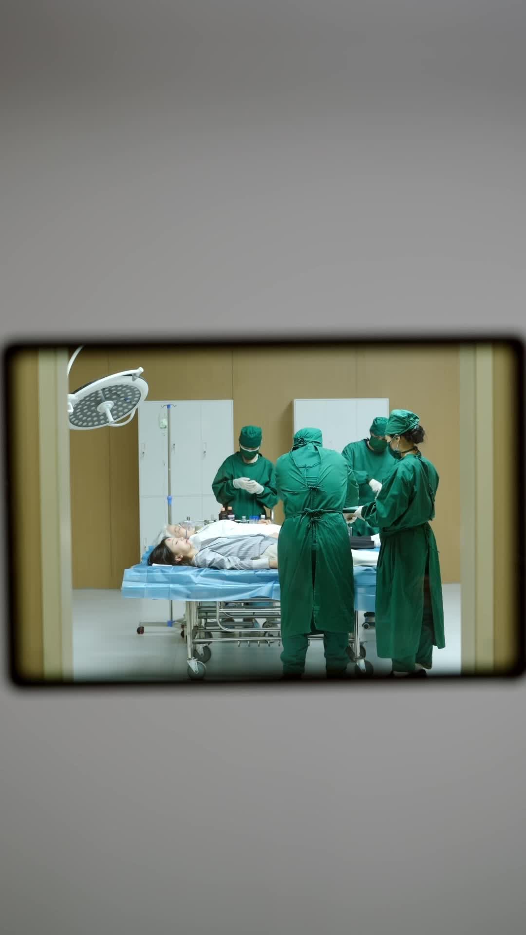 Episode 15 - She's the Billionaire's Mom!